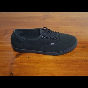 Like new black womens vans size 5.5
